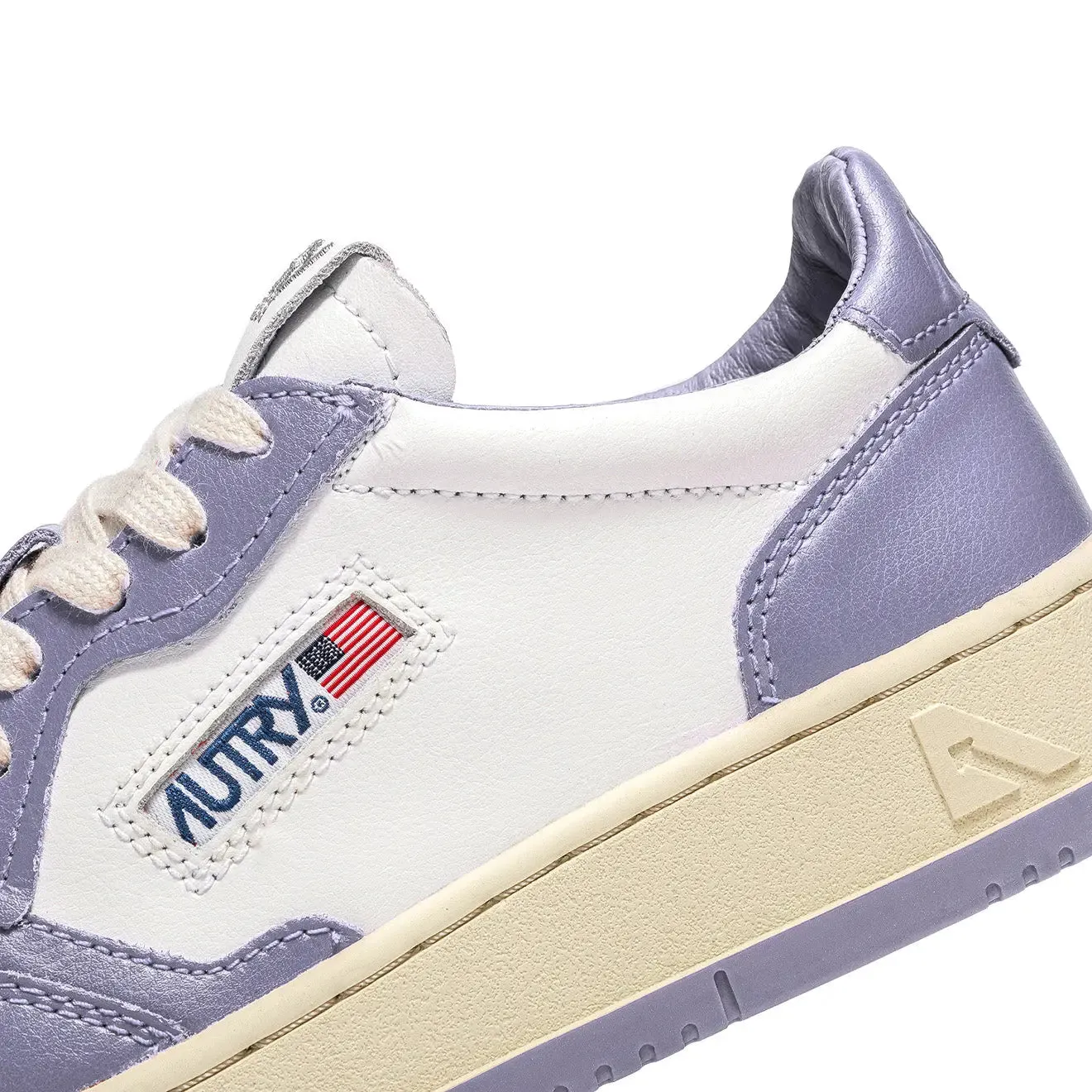 Clearance Price Autry Womens Medalist Low Trainers White / Lavender  Going Fast!