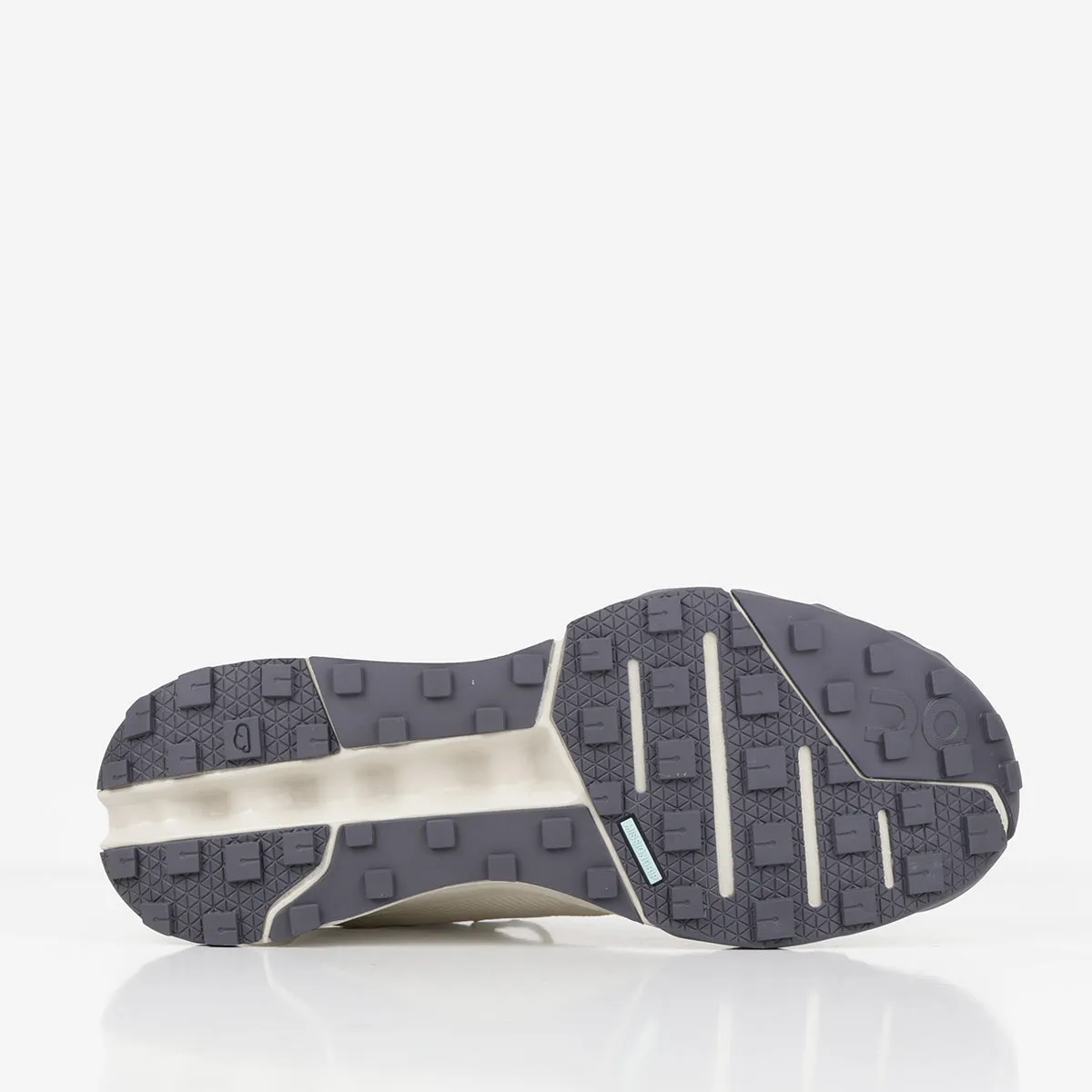 Flash Sale! ON Cloudhorizon Waterproof Shoes  Almost Gone!