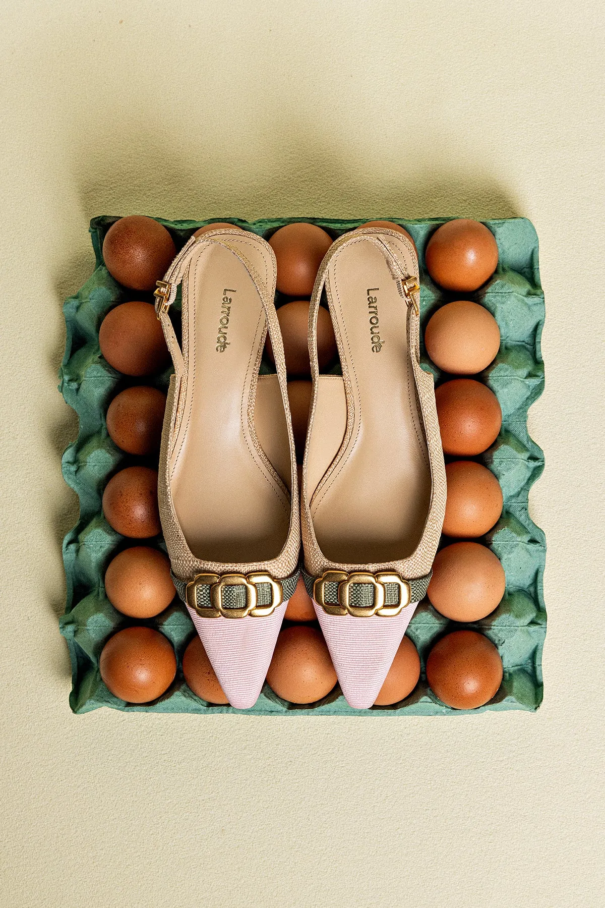 Franca Pump In Beige Raffia