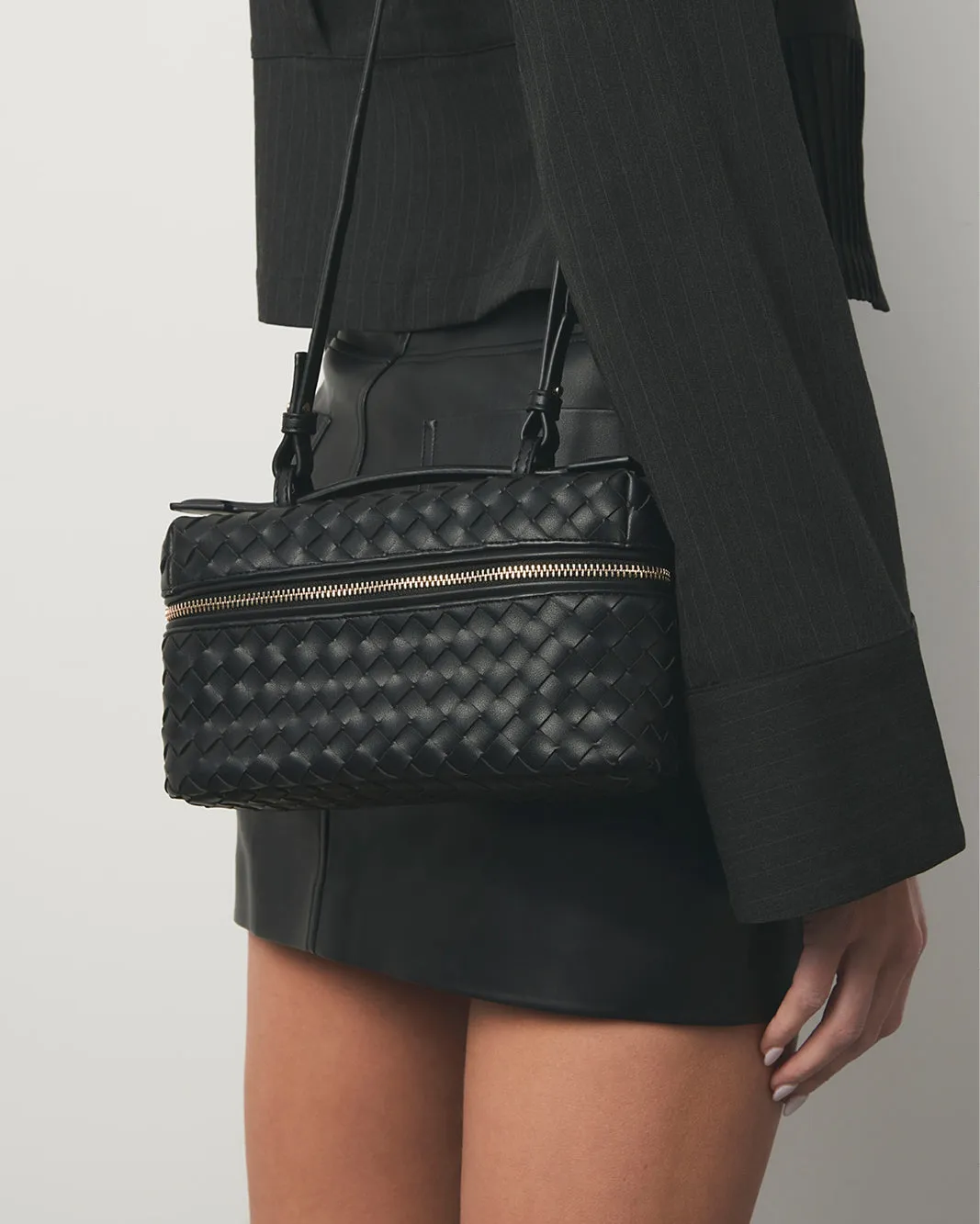 GRACIE CROSS BODY BAG - BLACK