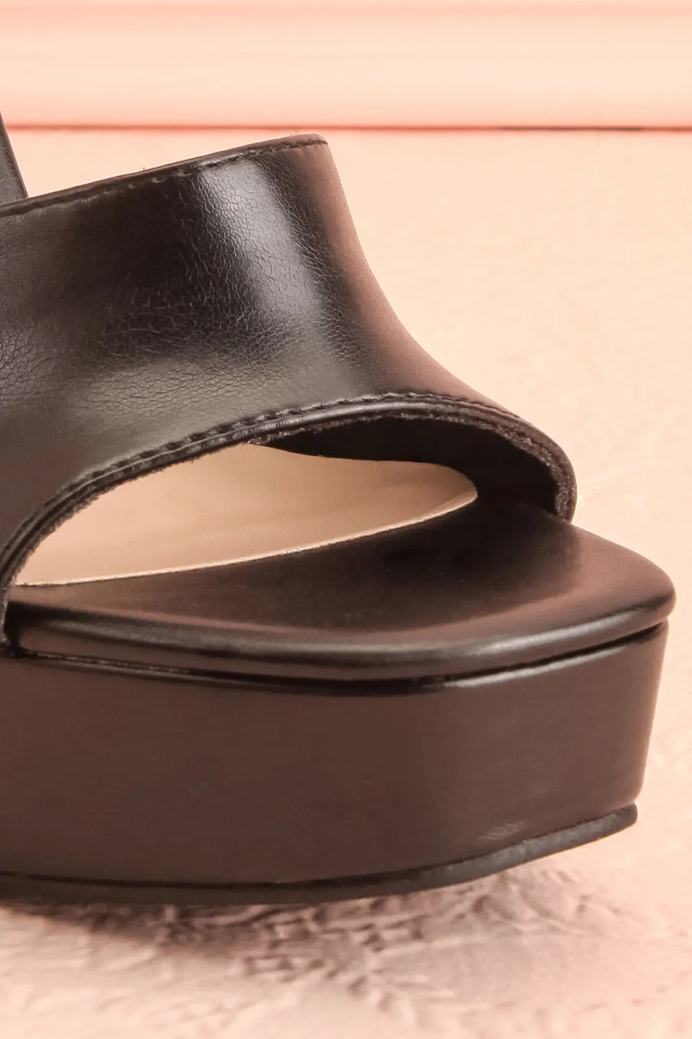Nerthus Black | High Heel Sandals