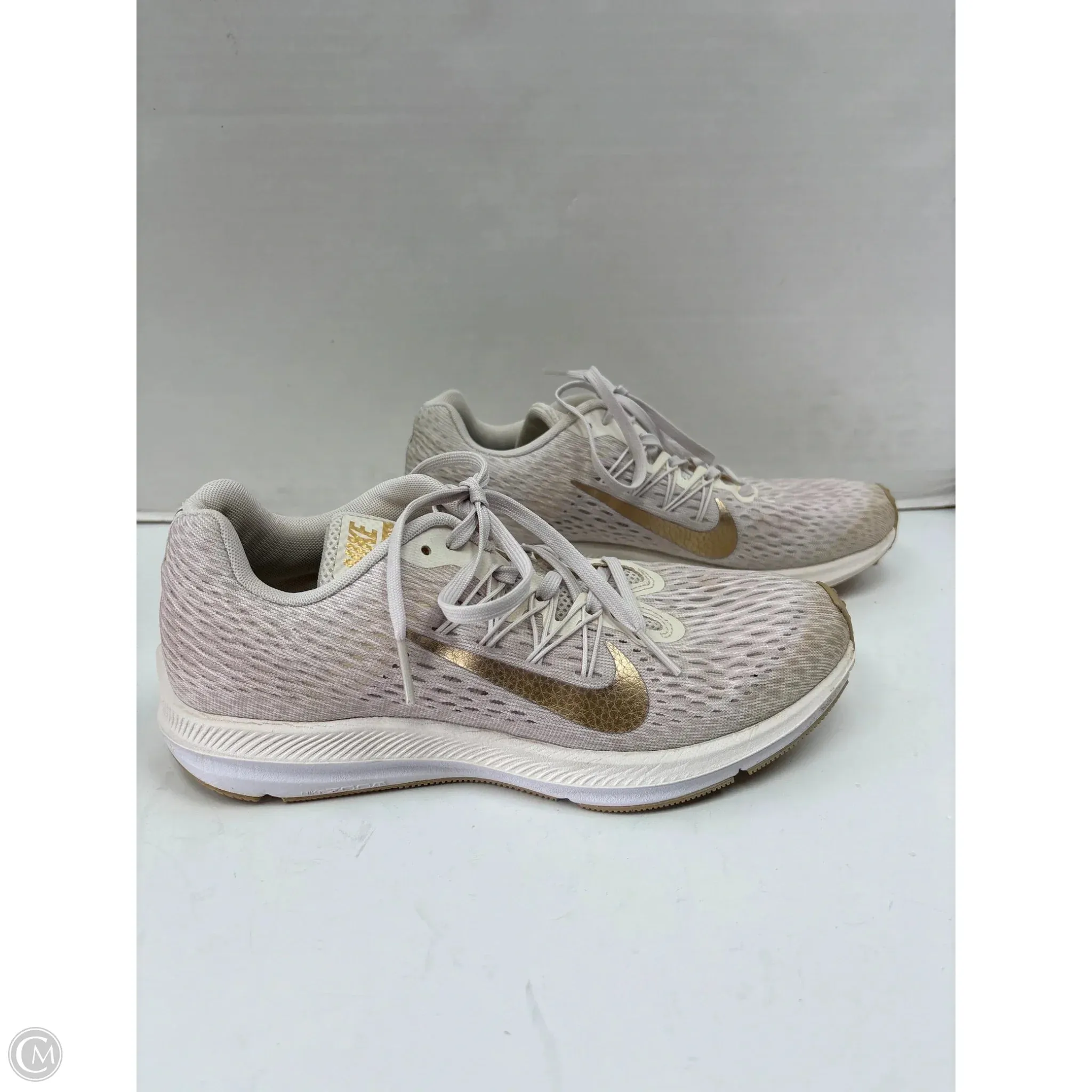 Shoes Athletic By Nike In White, Size: 8