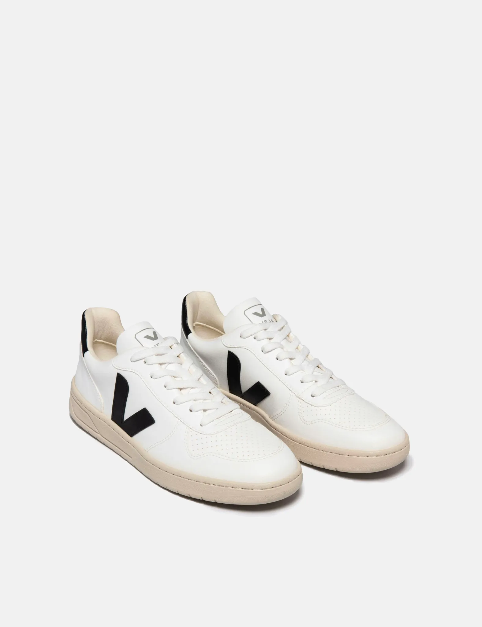 Worth Every Penny Veja V-10 CWL Trainers - White/Black  Stylish & Comfortable